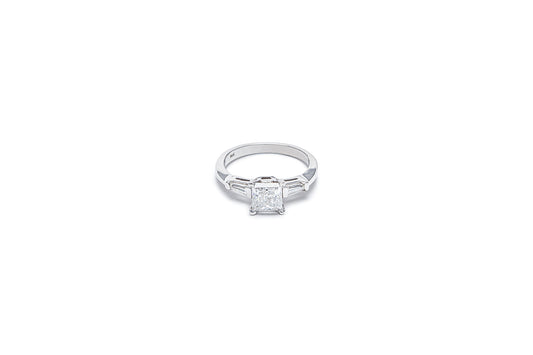 Areum Moissanite Ring