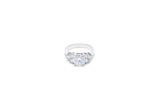 Hwan Moissanite Ring